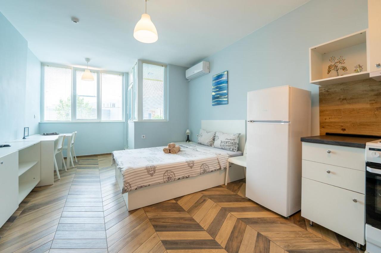 Cozy Little Apartment In Studentski Grad Sofia Exterior photo