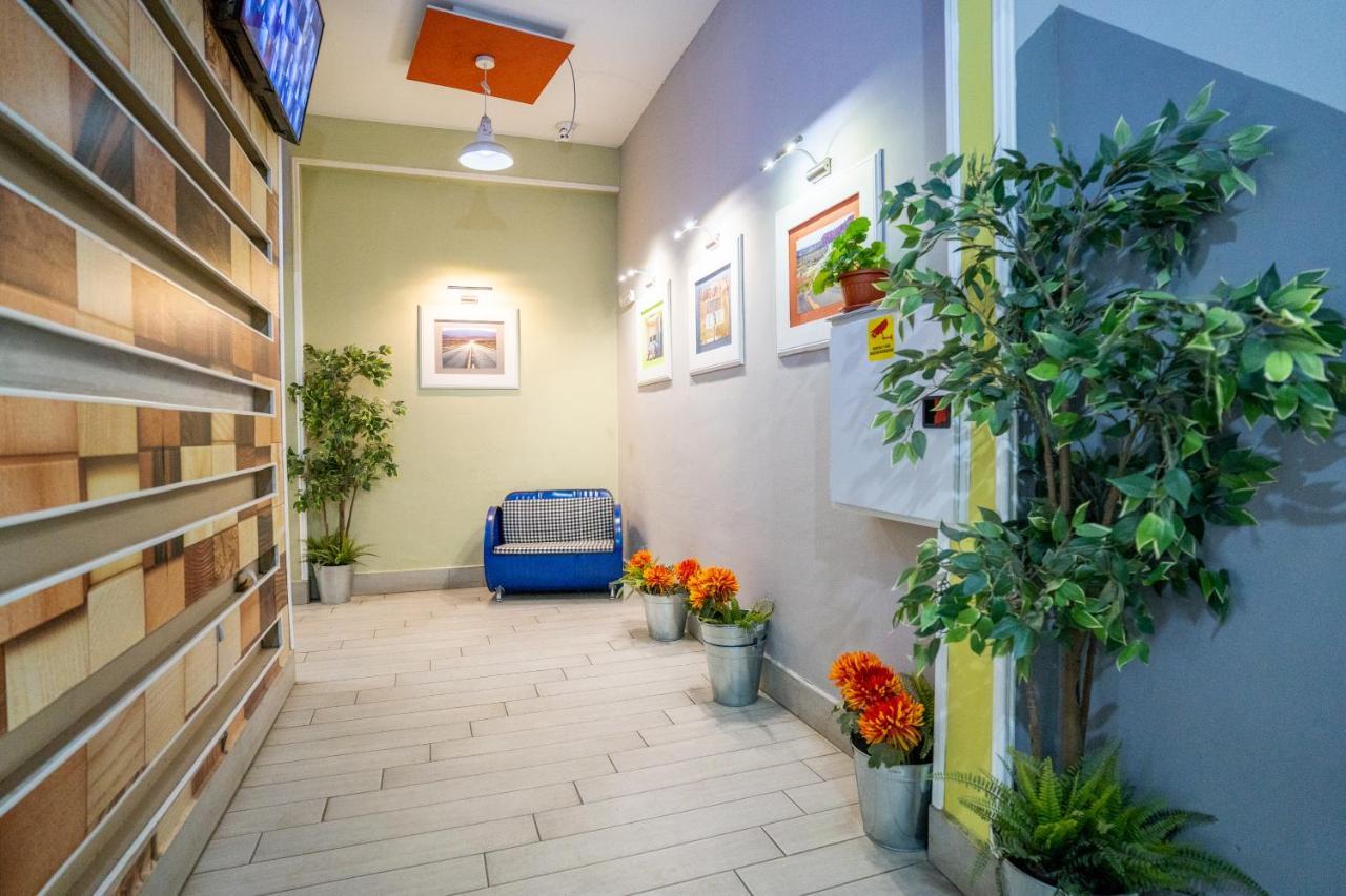Cozy Little Apartment In Studentski Grad Sofia Exterior photo